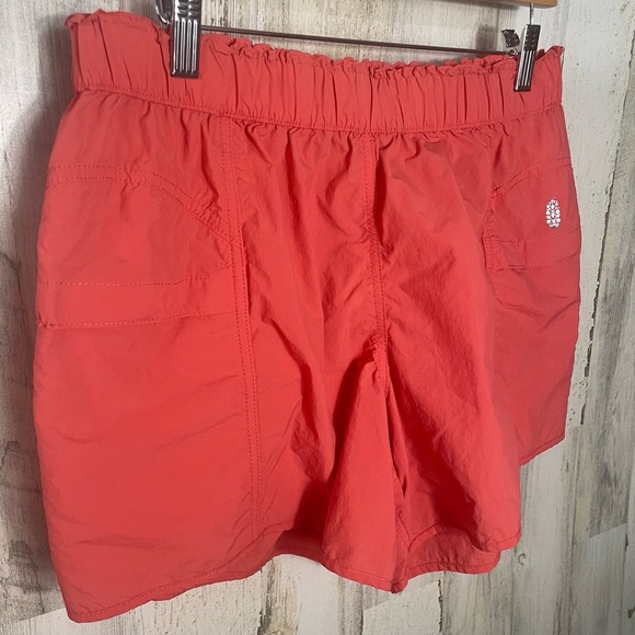 Free People Movement size M Coral Athletic Cargo Pull On Shorts Lightweight - Picture 6 of 7